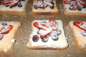 Bruschete rapide din paine toast