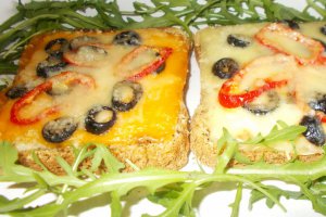 Bruschete rapide din paine toast