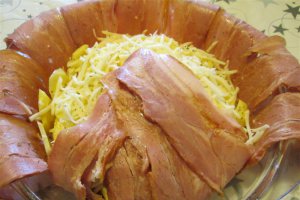 Aperitiv placinta cu bacon si cartofi