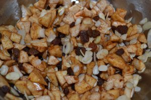 Desert strudel cu mere, migdale si stafide