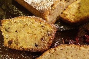 Desert chec de post cu banane, nuci si merisoare