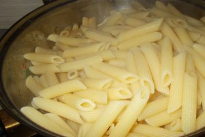 Penne Rigate cu ciuperci de roua si praz