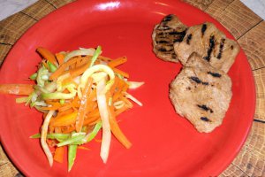 Soia la gratar cu tagliatelle de legume
