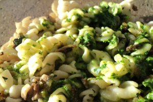 Paste cu ciuperci si pesto de patrunjel