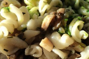 Paste cu ciuperci si pesto de patrunjel
