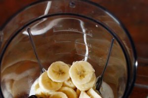 Milkshake cu fructe si cacao