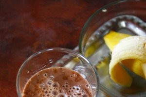 Milkshake cu fructe si cacao