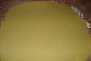 Aperitiv tarta cu spanac, branza si oua (Torta Pasqualina)