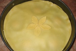 Aperitiv tarta cu spanac, branza si oua (Torta Pasqualina)