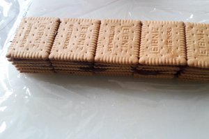 Dobos din biscuiti