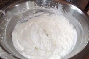 Desert tort cu banane si lapte condensat