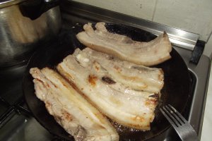 Ceafa de porc impanata cu piept de porc, la cuptor