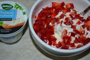 Aperitiv rulada de spanac cu crema de branza