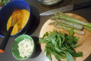 Aperitiv omleta cu sparanghel