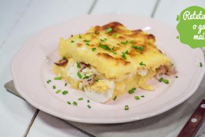 Mamaliga in straturi cu branza si oua fierte