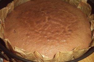 Desert tort cu piscoturi si crema de ciocolata
