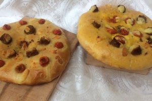 Aperitiv focaccia cu carnati