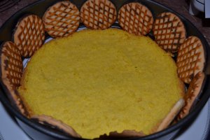 Desert tort cu capsuni si biscuiti