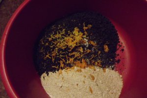 Desert tort cu mac si crema de visine si mascarpone