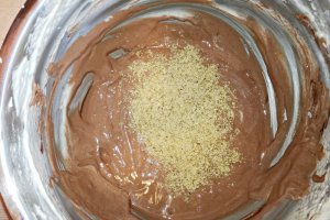 Desert chec cu cacao si nuci