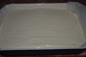 Desert prajitura cu capsuni si crema de vanilie