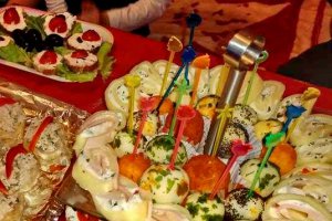 Aperitiv bilute de branza cu struguri