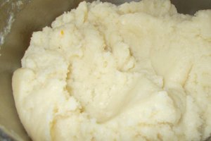 Desert eclere cu crema de vanilie si mascarpone
