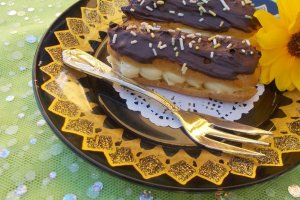 Desert eclere cu crema de vanilie si mascarpone