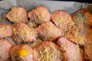 Aperitiv cald cu ou de prepelita
