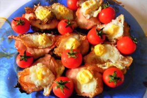 Aperitiv cald cu ou de prepelita