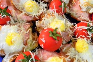 Aperitiv cald cu ou de prepelita