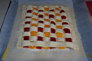 Aperitiv placinta cu mozzarella si ardei