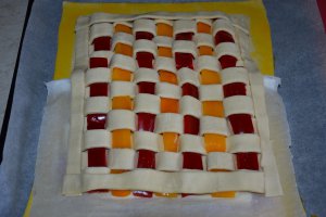 Aperitiv placinta cu mozzarella si ardei