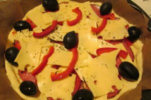 Pizza cu salam sau sunca