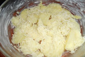 Aperitiv cartofi gratinati cu parmezan