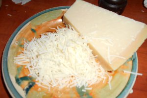 Aperitiv cartofi gratinati cu parmezan