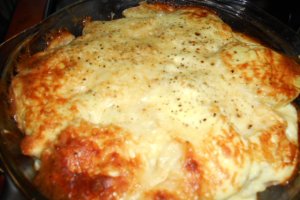 Aperitiv cartofi gratinati cu parmezan