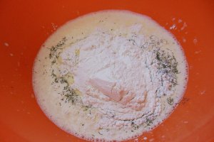 Aperitiv clatite cu pate si cascaval