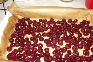 Desert prajitura cu visine si ciocolata