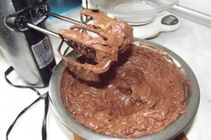 Desert prajitura cu visine si ciocolata