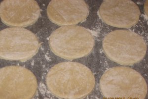 Mini tarte cu aluat frantuzesc