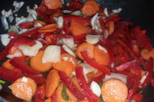 Dovlecei sote cu carne de pui