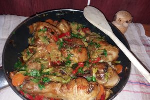 Dovlecei sote cu carne de pui