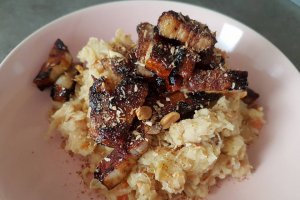 Hutspot (tocanita olandeza) cu fasole alba si carne de porc