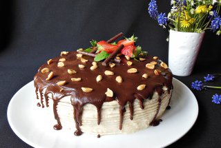 Desert tort cu crema caramel si visine