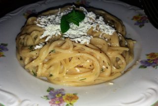 Spaghete cu branza si marar