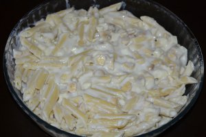 Paste cu sos bechamel, ciuperci si mozzarella