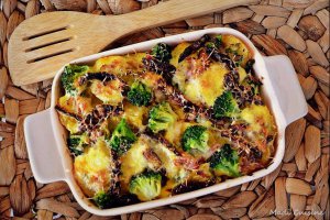 Budinca de cartofi cu branza si broccoli