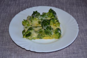 Broccoli cu fasole verde la cuptor
