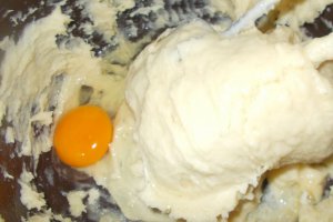 Desert profiterol cu crema de ciocolata si mascarpone